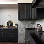 Trabakul Zadarvillas *