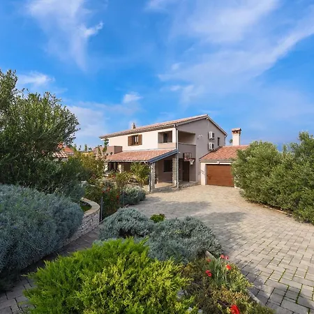 Trabakul Zadarvillas Vila *