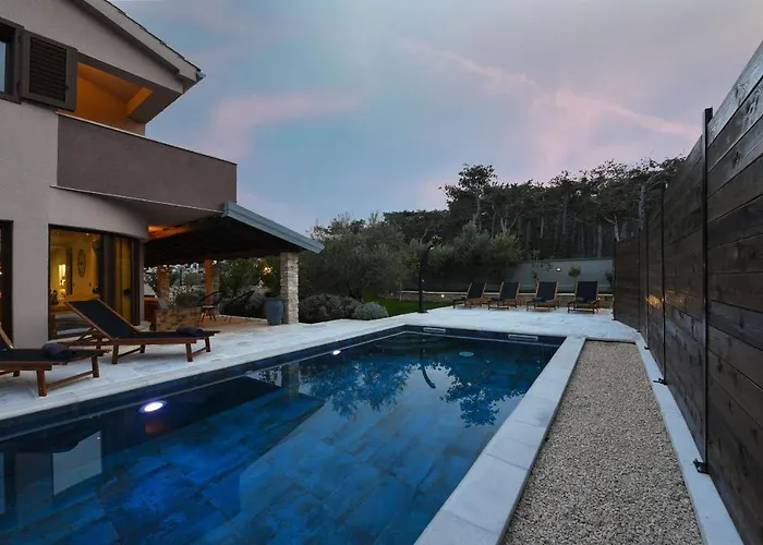 Trabakul Zadarvillas *