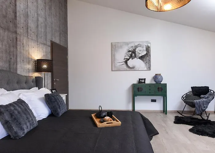 Trabakul Zadarvillas *