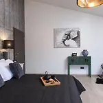 Trabakul Zadarvillas *