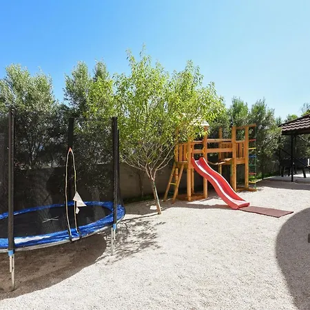 Trabakul Zadarvillas